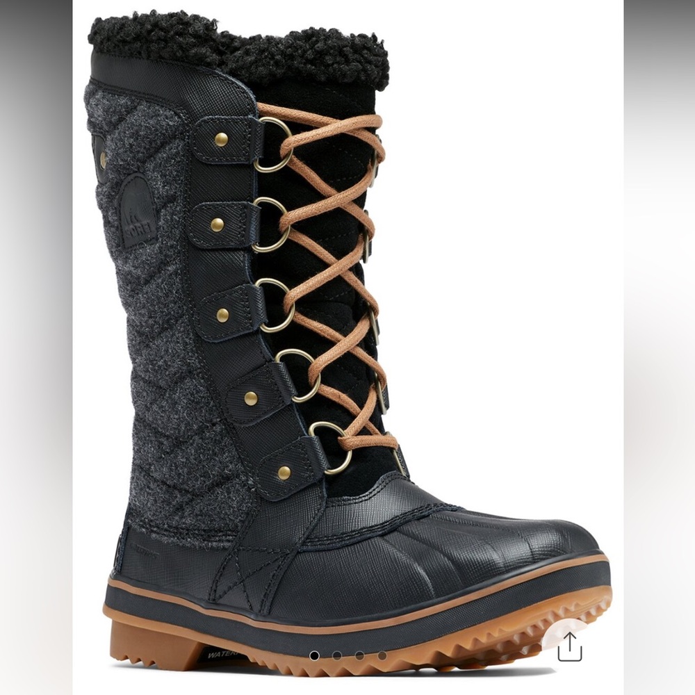 Sorel Tofino II Black and Tan Quilted Boots sz 8